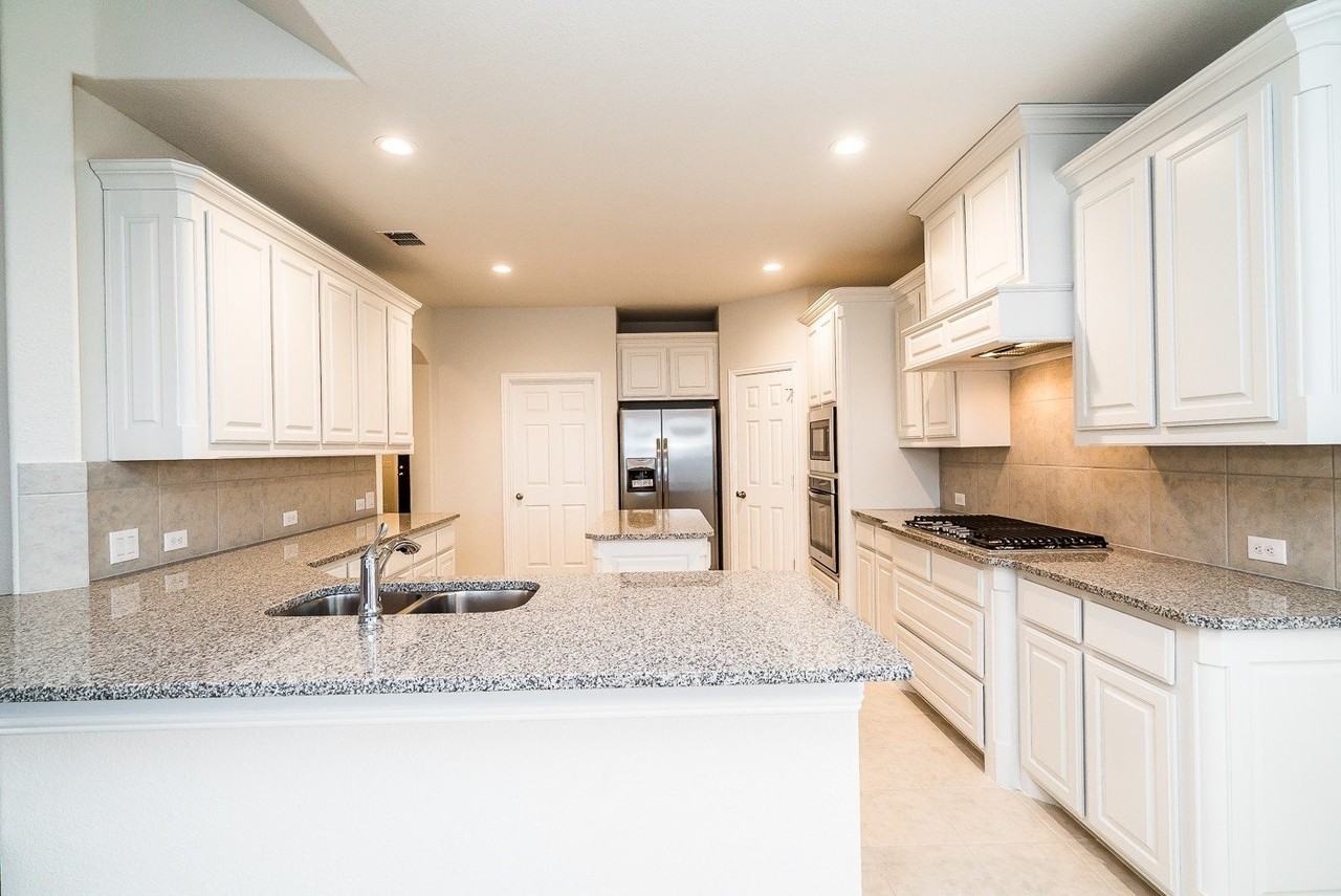 3816 Walden Dr - Photo 6 of 36
