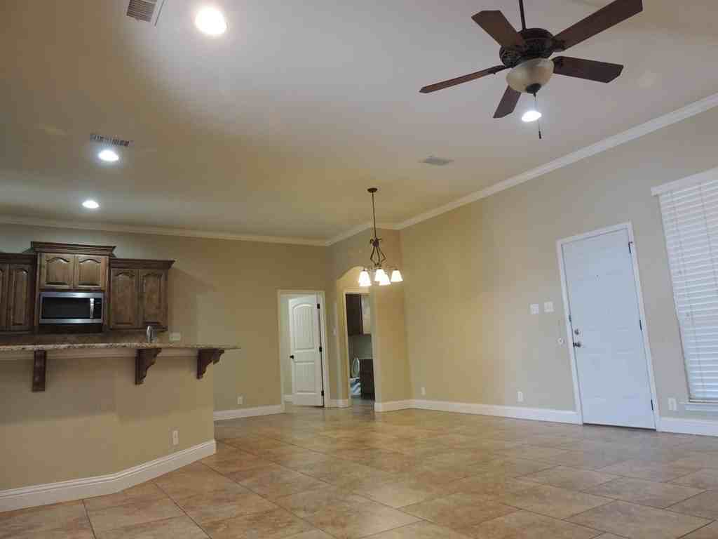 3221 Marksburg Ave - Photo 6 of 28