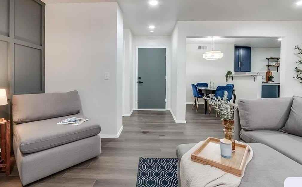 3613 Nw 53rd St - Photo 2 of 12