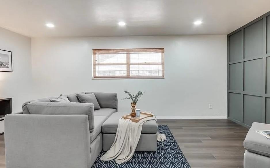 3613 Nw 53rd St - Photo 3 of 12