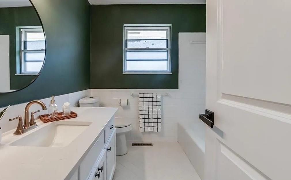 3613 Nw 53rd St - Photo 6 of 12