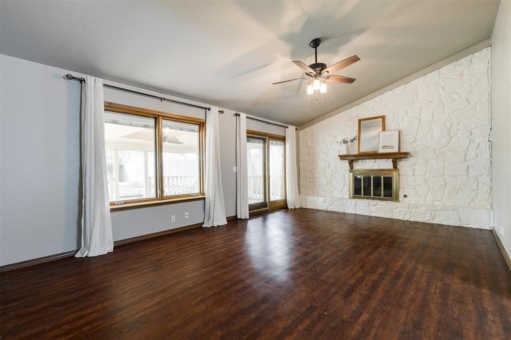 320 Elwood Dr - Photo 4 of 34