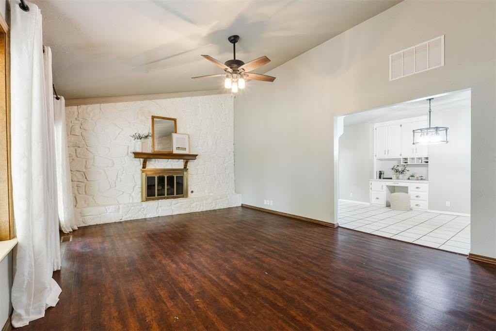 320 Elwood Dr - Photo 7 of 34