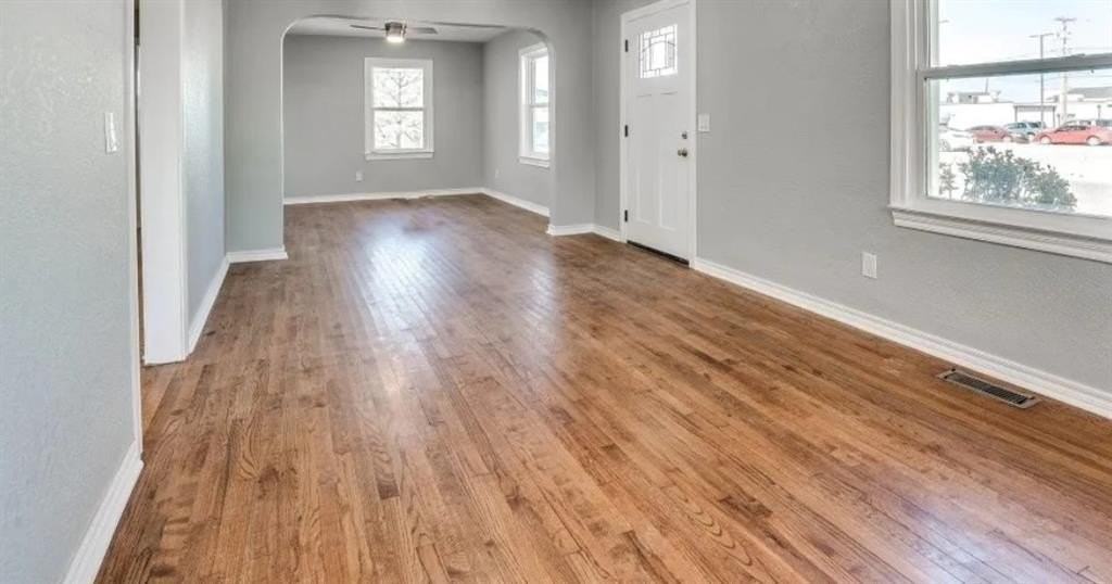 228 W Fairchild Dr - Photo 2 of 11
