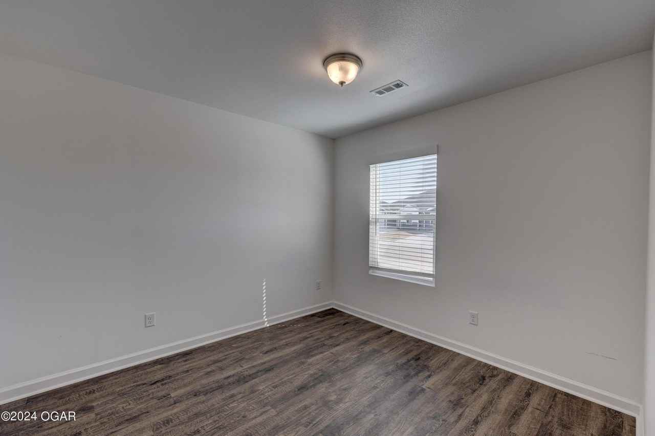 625 Short Leaf Ln - Photo 4 of 25