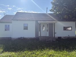 featured image of 802 E 17th St