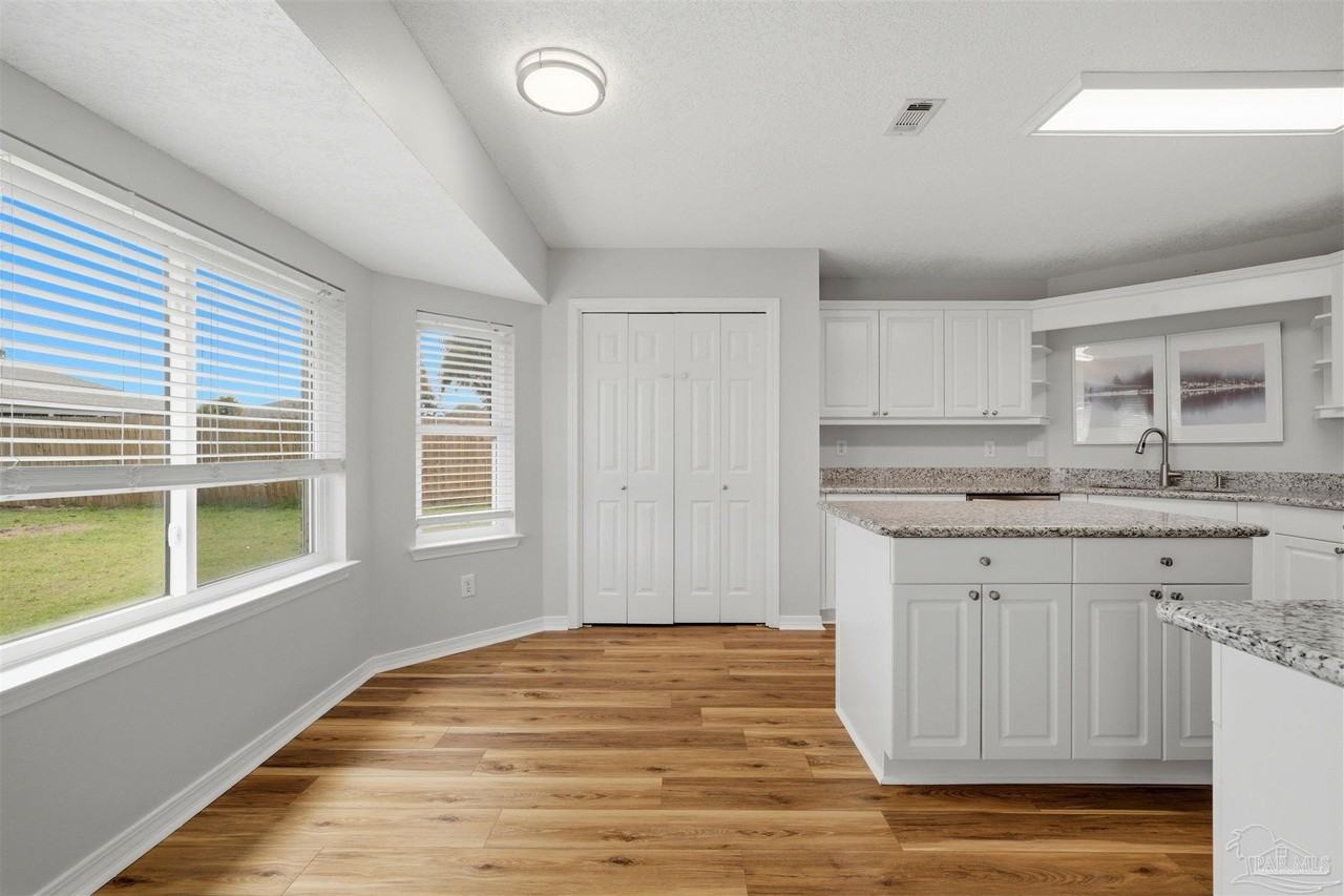 519 Batten Blvd - Photo 6 of 34