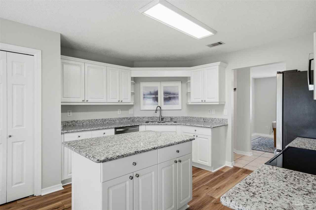 519 Batten Blvd - Photo 5 of 34