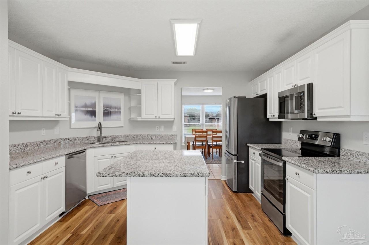 519 Batten Blvd - Photo 4 of 34