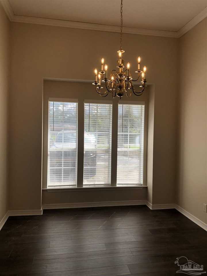 1044 Woodlore Cir - Photo 3 of 22