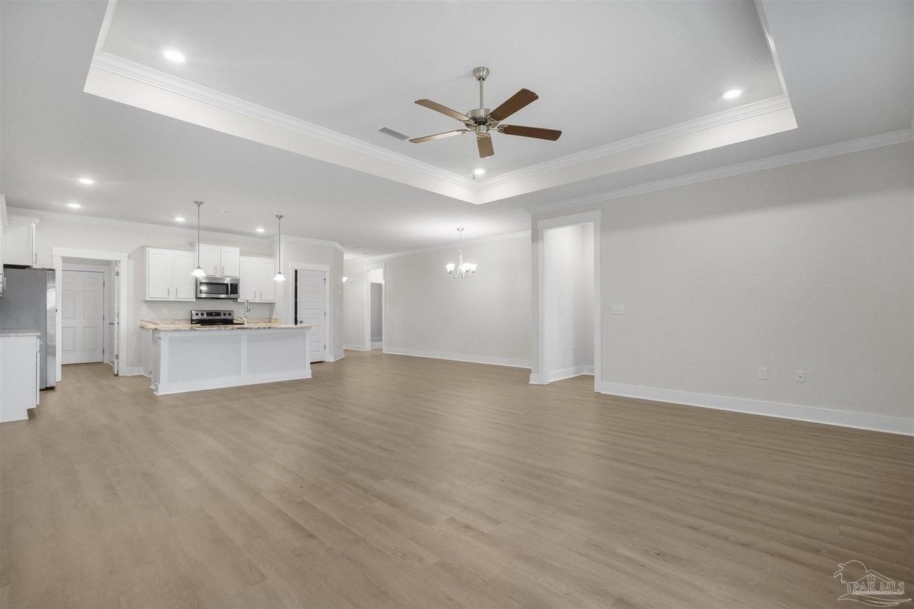 704 Brambling Ct - Photo 3 of 18