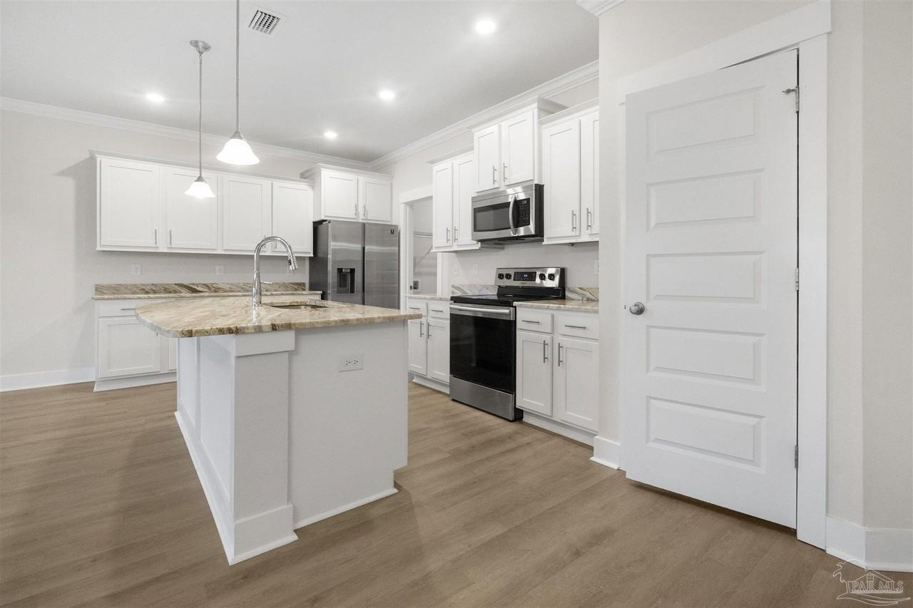704 Brambling Ct - Photo 6 of 18