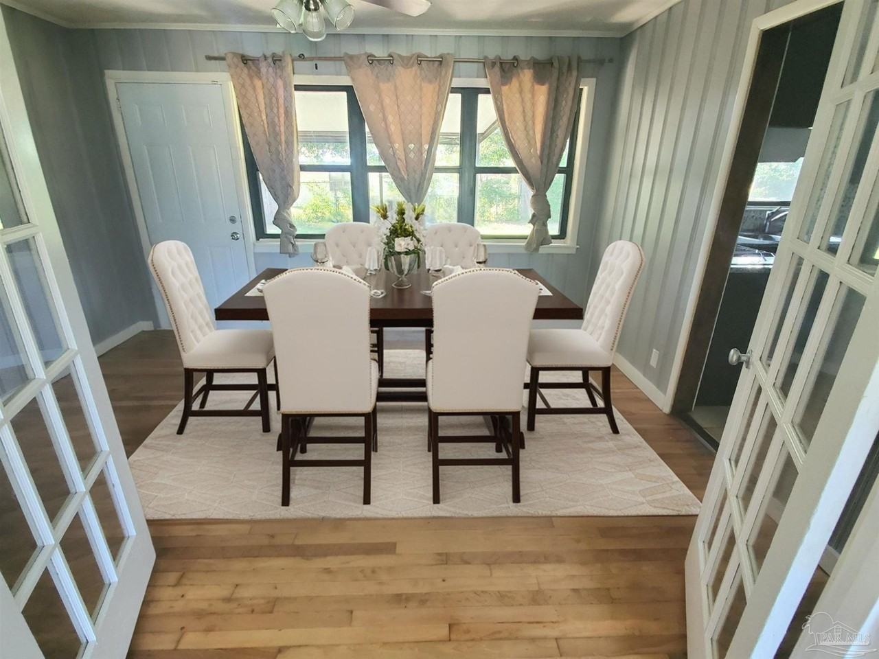 379 N 57th Ave - Photo 6 of 22
