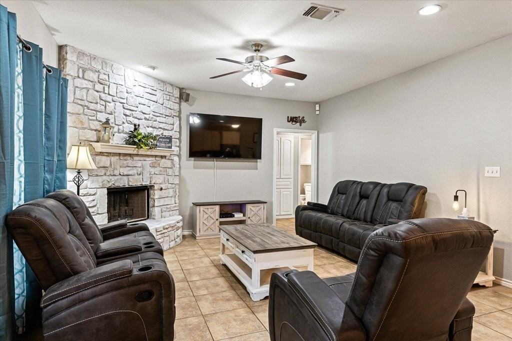 1609 Cheyenne Trl - Photo 6 of 33