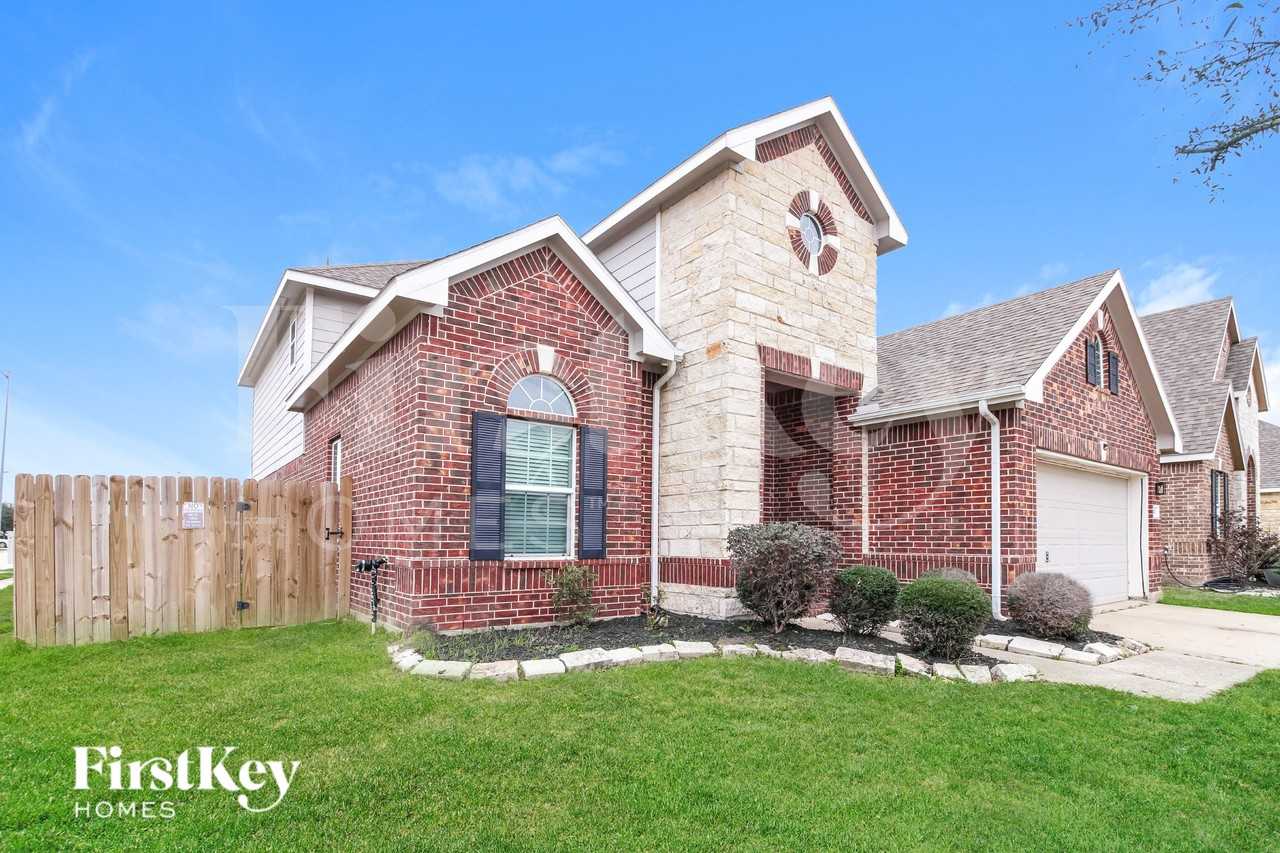 8303 Egret Bay Cir - Photo 3 of 16