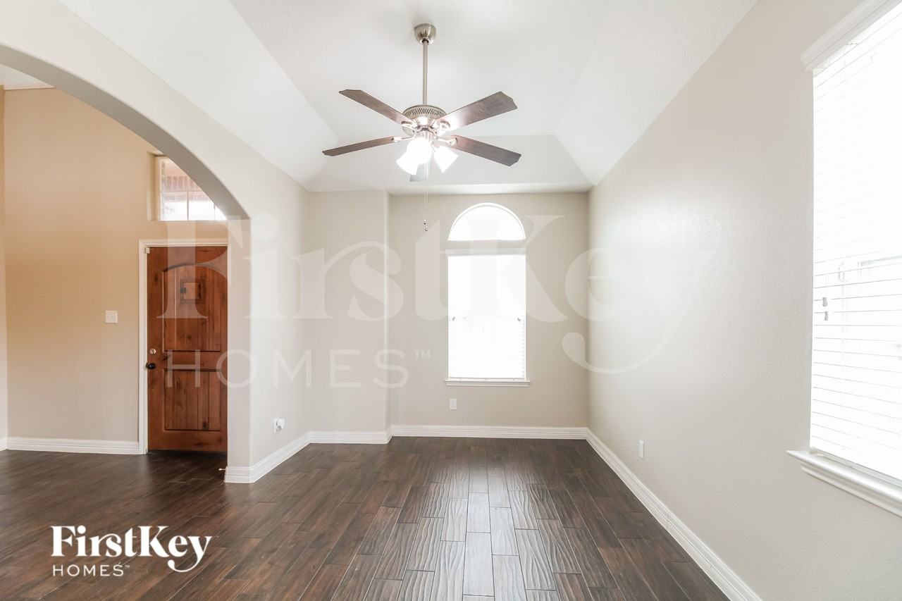 8303 Egret Bay Cir - Photo 6 of 16
