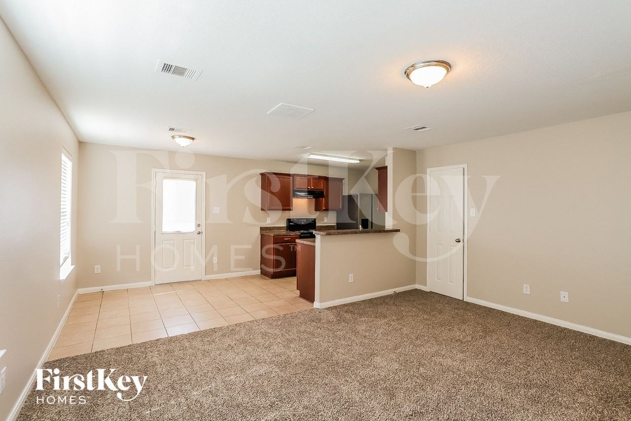 6722 Clover Walk Ln - Photo 5 of 15