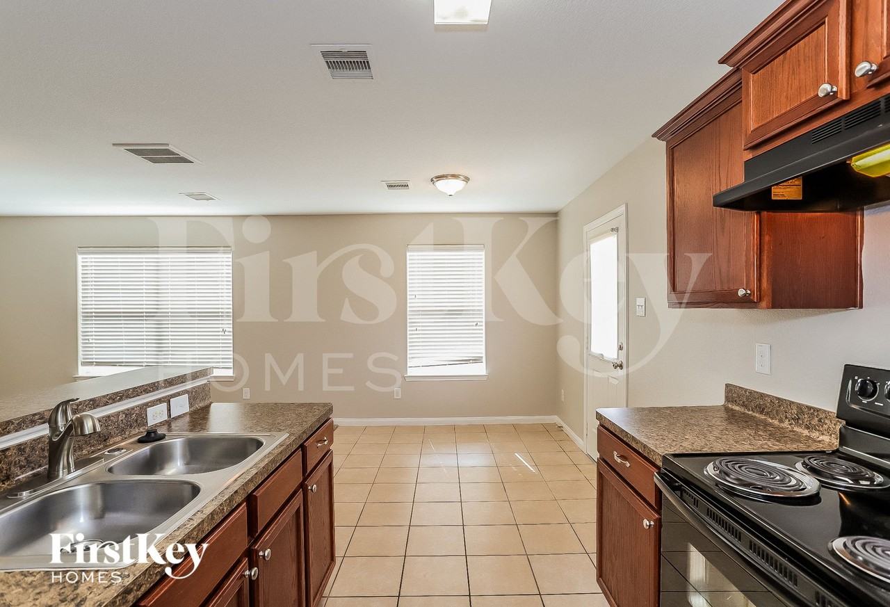 6722 Clover Walk Ln - Photo 7 of 15