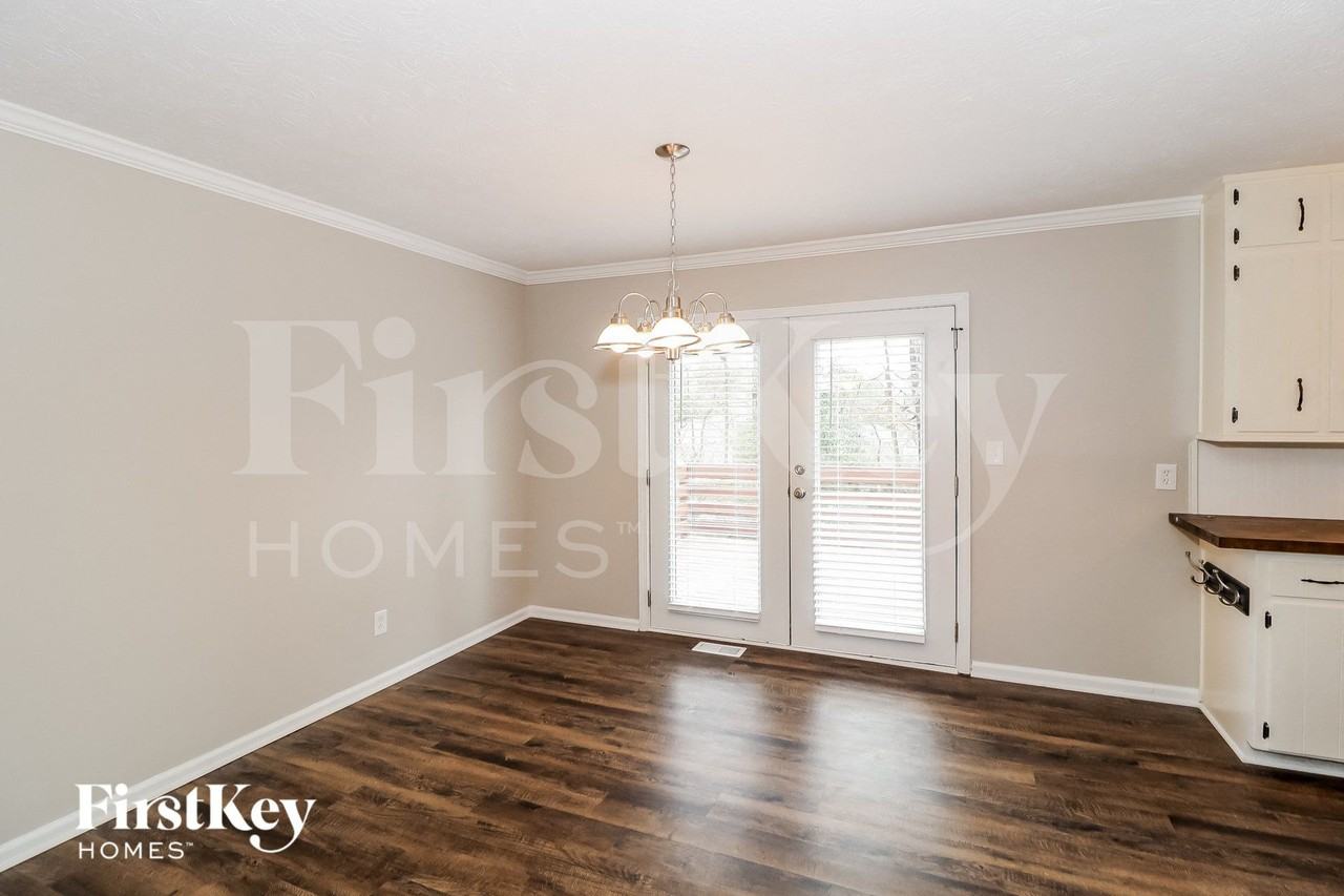 1715 Strawvalley Rd - Photo 5 of 15