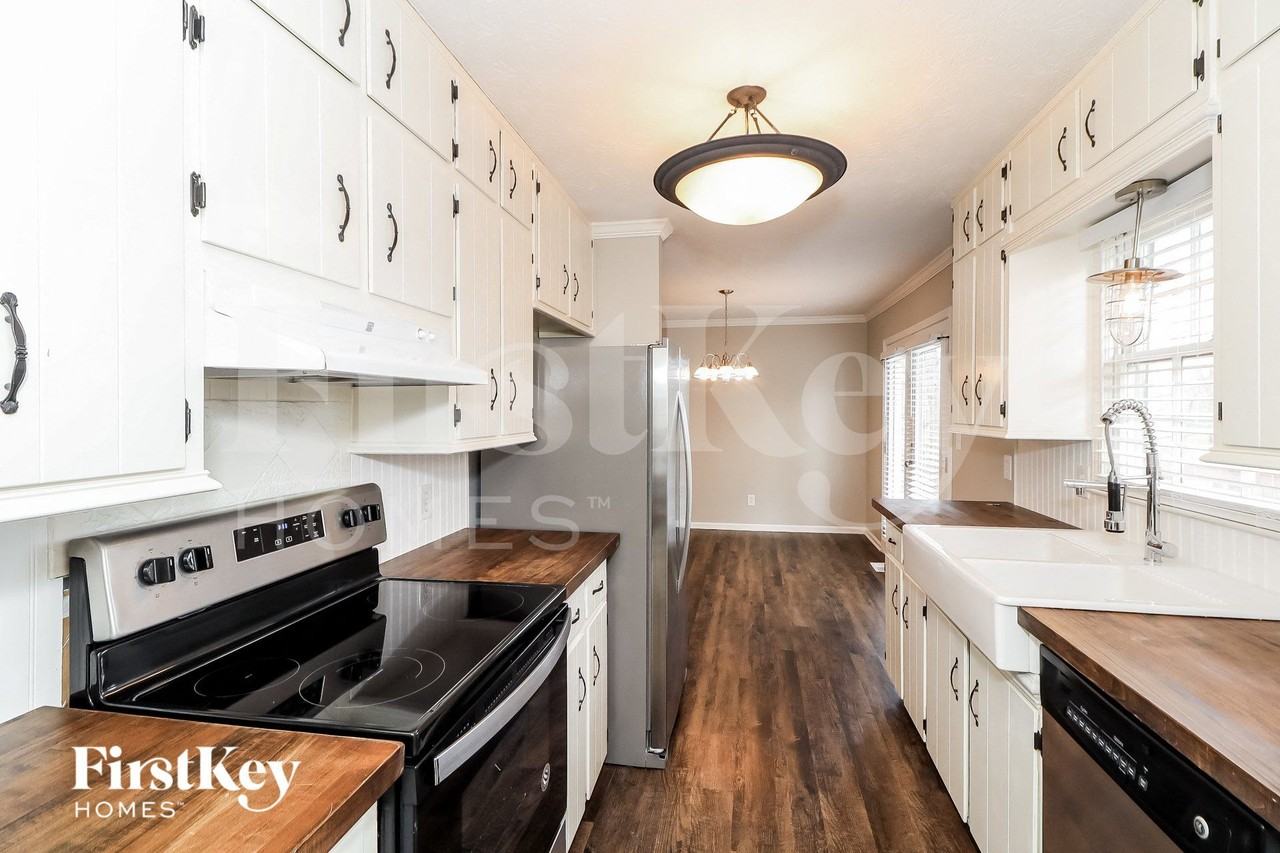 1715 Strawvalley Rd - Photo 7 of 15
