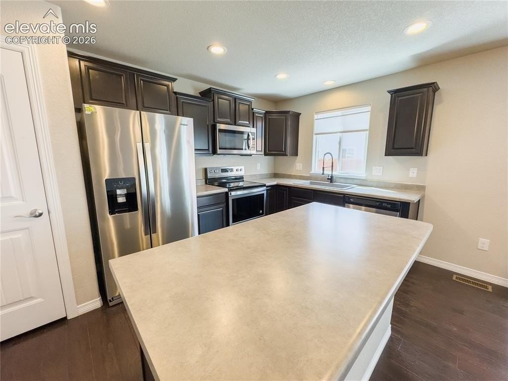 10881 Aliso Dr - Photo 7 of 27