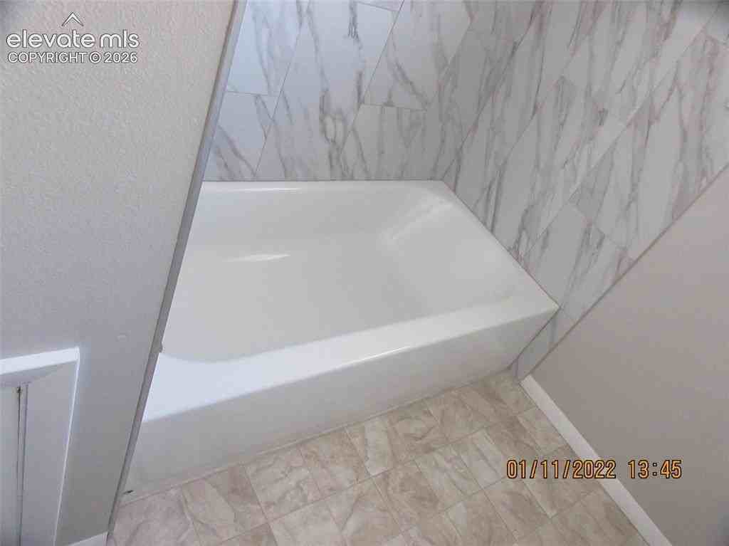 319 Clarksley Rd - Photo 6 of 24