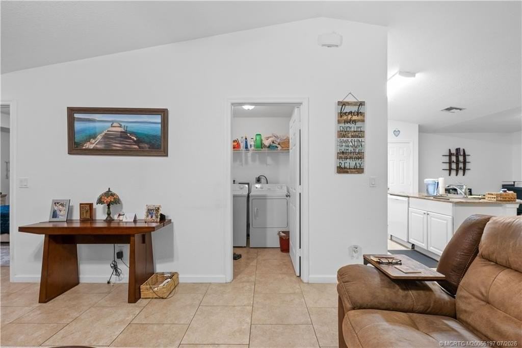1529 Ne Sunview Ter - Photo 4 of 19