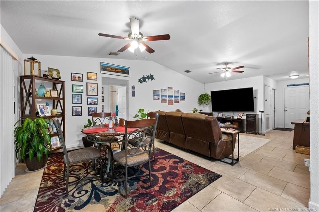 1529 Ne Sunview Ter - Photo 6 of 19