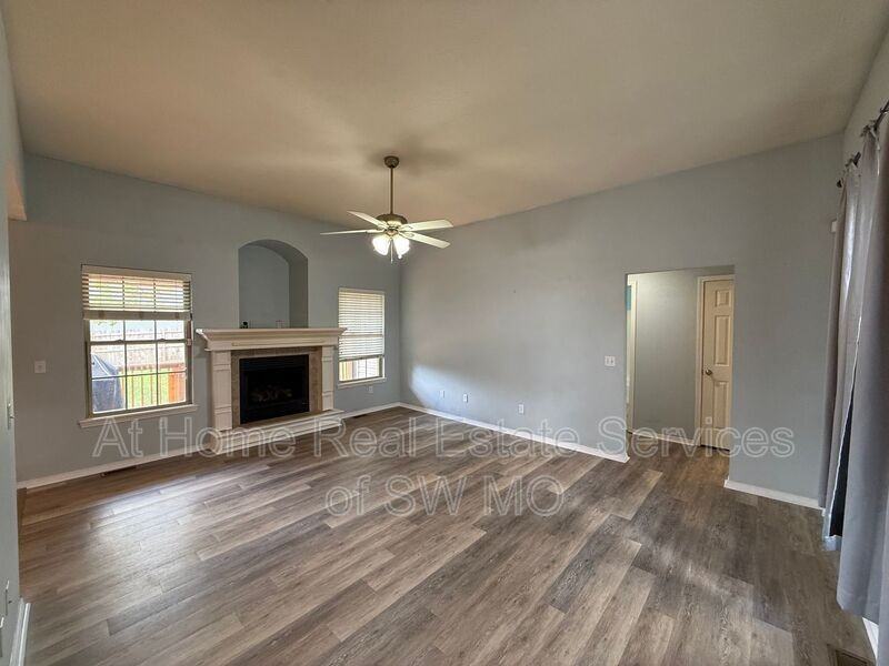 761 N Lexington Ave - Photo 2 of 14