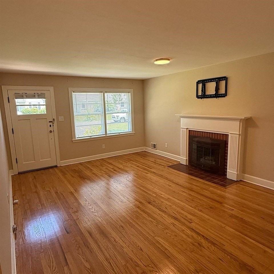 1704 Kenton St - Photo 5 of 9