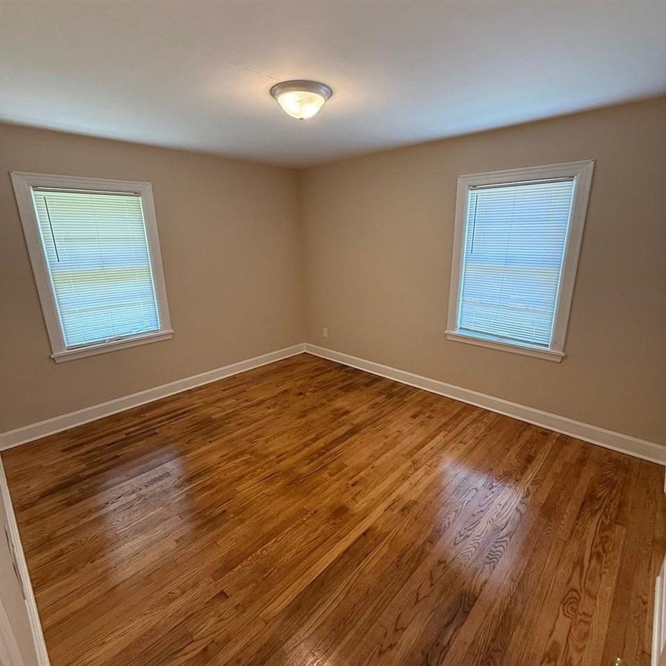 1704 Kenton St - Photo 6 of 9