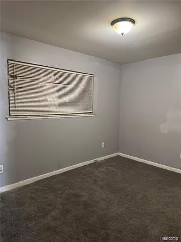 18449 Albany St - Photo 5 of 22