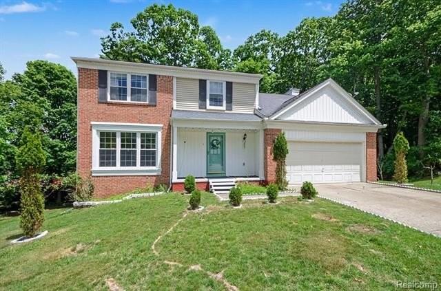 425 Thornridge Ct - Photo 2 of 35