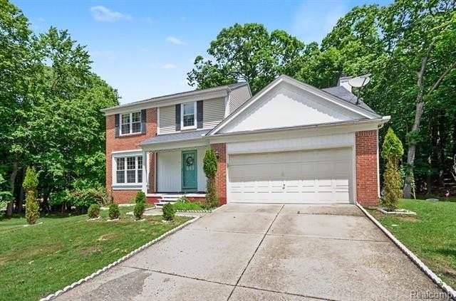 425 Thornridge Ct - Photo 3 of 35