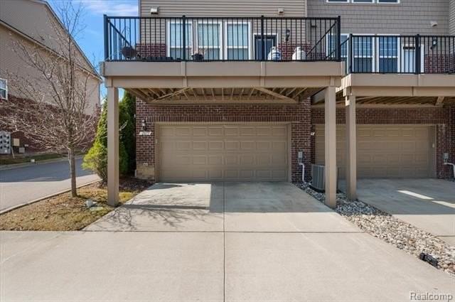 2877 Hartwick Dr - Photo 5 of 44