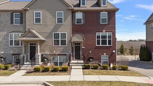 2877 Hartwick Dr - Photo 6 of 44