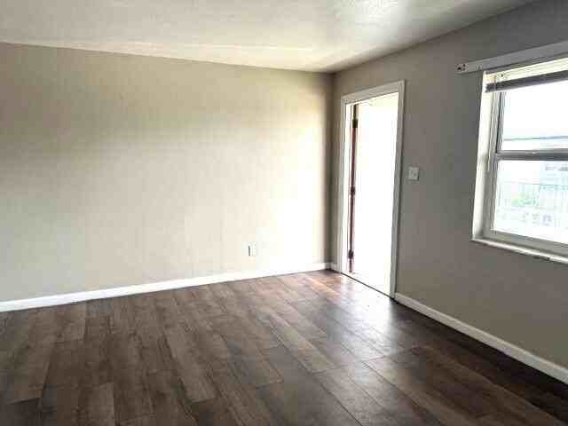 628 Sw 4th St - Photo 6 of 12