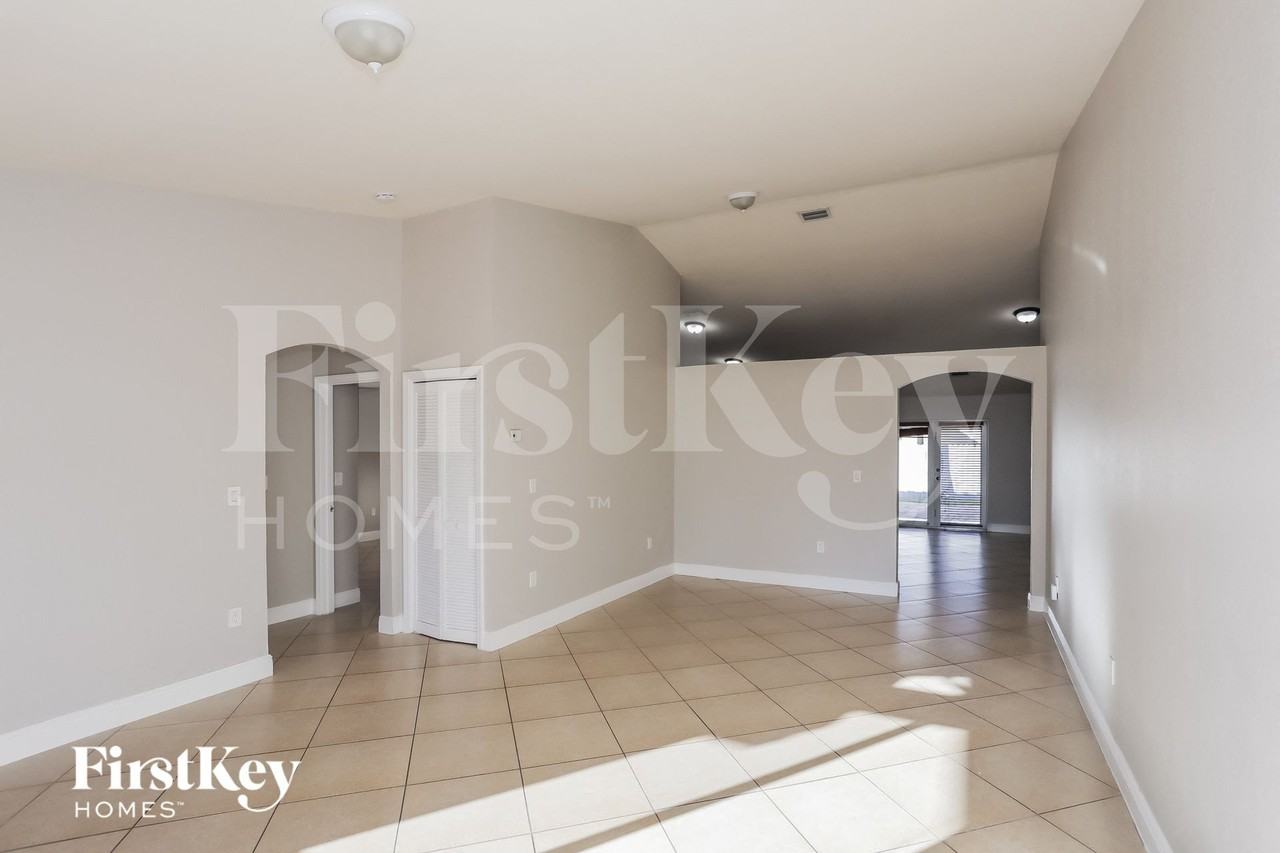 3124 Swplace - Photo 4 of 15