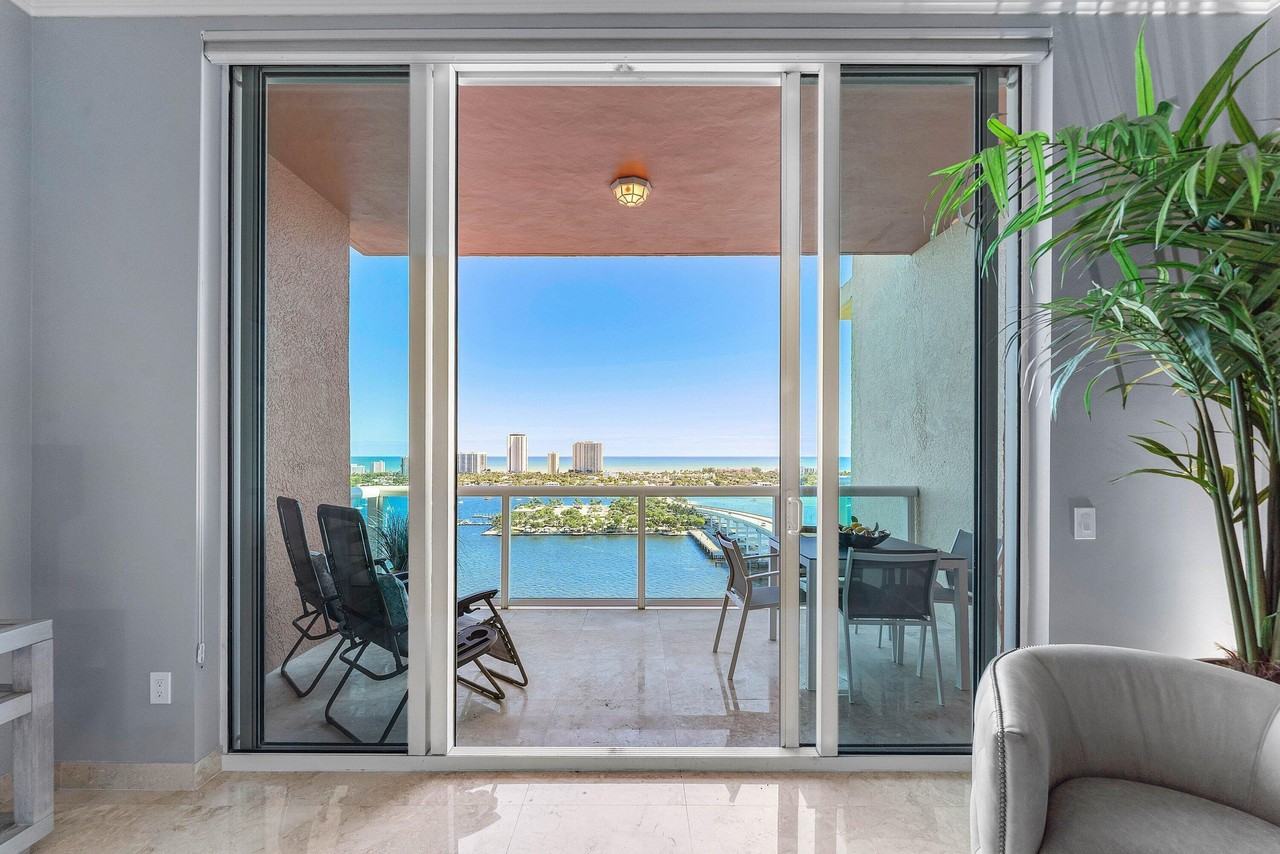 2640 Lake Shore Dr #2215 - Photo 3 of 50