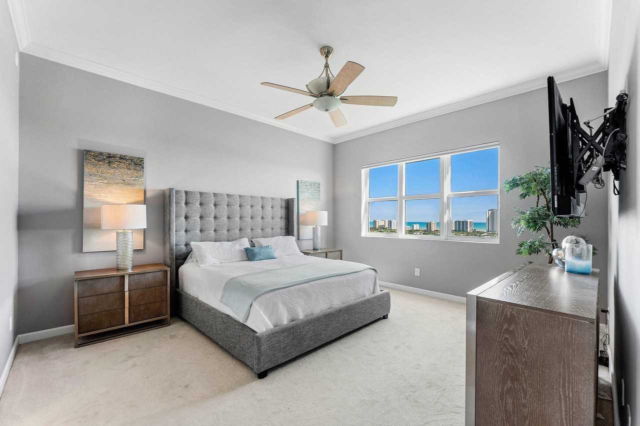 2640 Lake Shore Dr #2215 - Photo 5 of 50