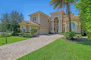 featured image of 6464 Bellamalfi St