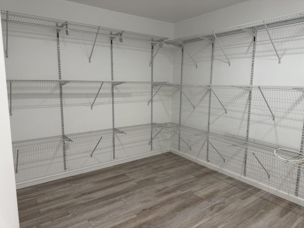 4081 4081 N 41st Street - Photo 5 of 15