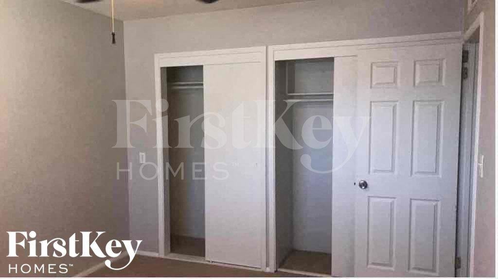 1439 W 7th St - Photo 6 of 17
