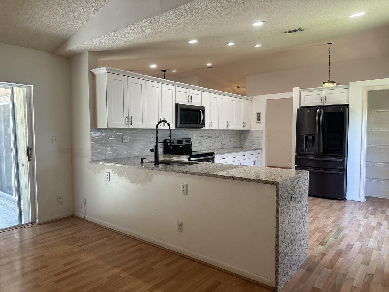 9825 Nw 54th Pl - Photo 4 of 21