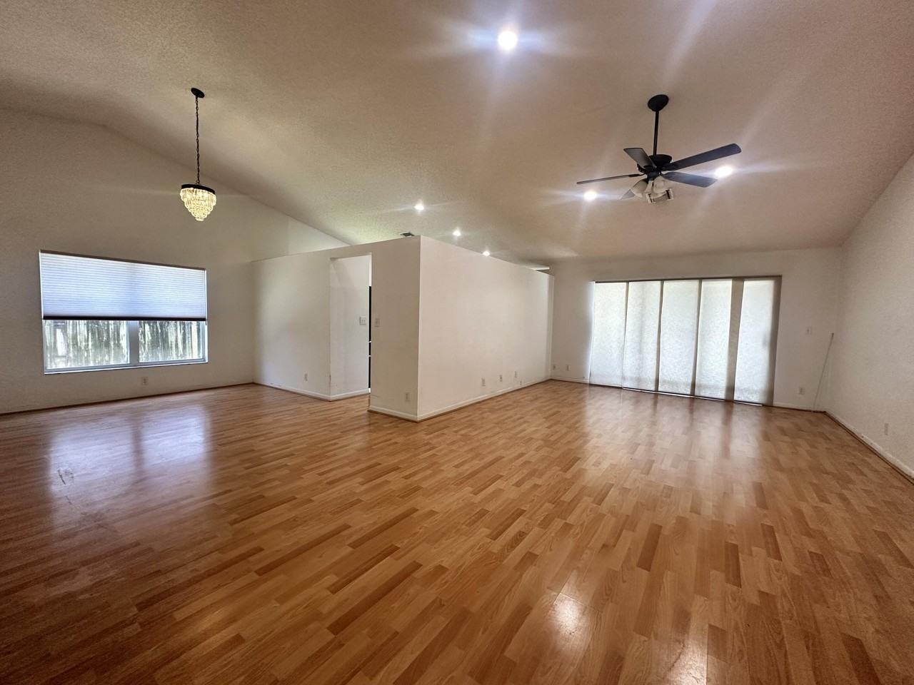 9825 Nw 54th Pl - Photo 7 of 21