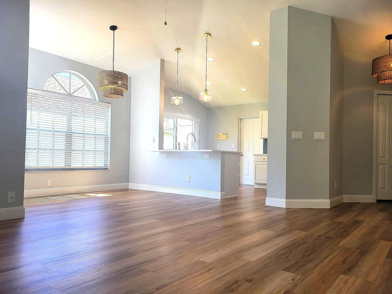 20907 Country Barn Dr - Photo 7 of 31