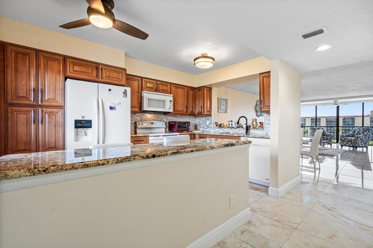 7290 Kinghurst Dr #607 - Photo 6 of 36