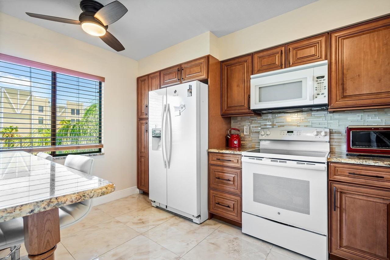 7290 Kinghurst Dr #607 - Photo 7 of 36