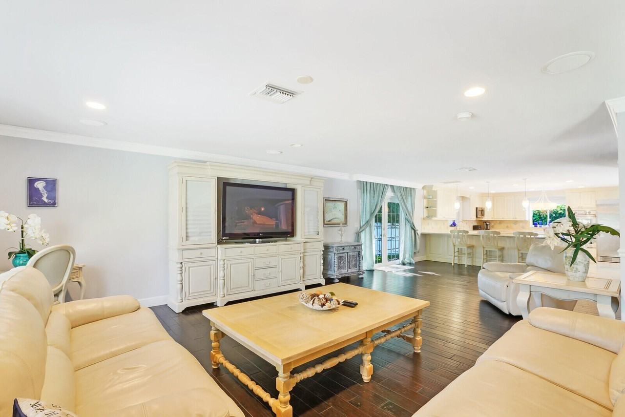 17 E Ocean Ave - Photo 7 of 50
