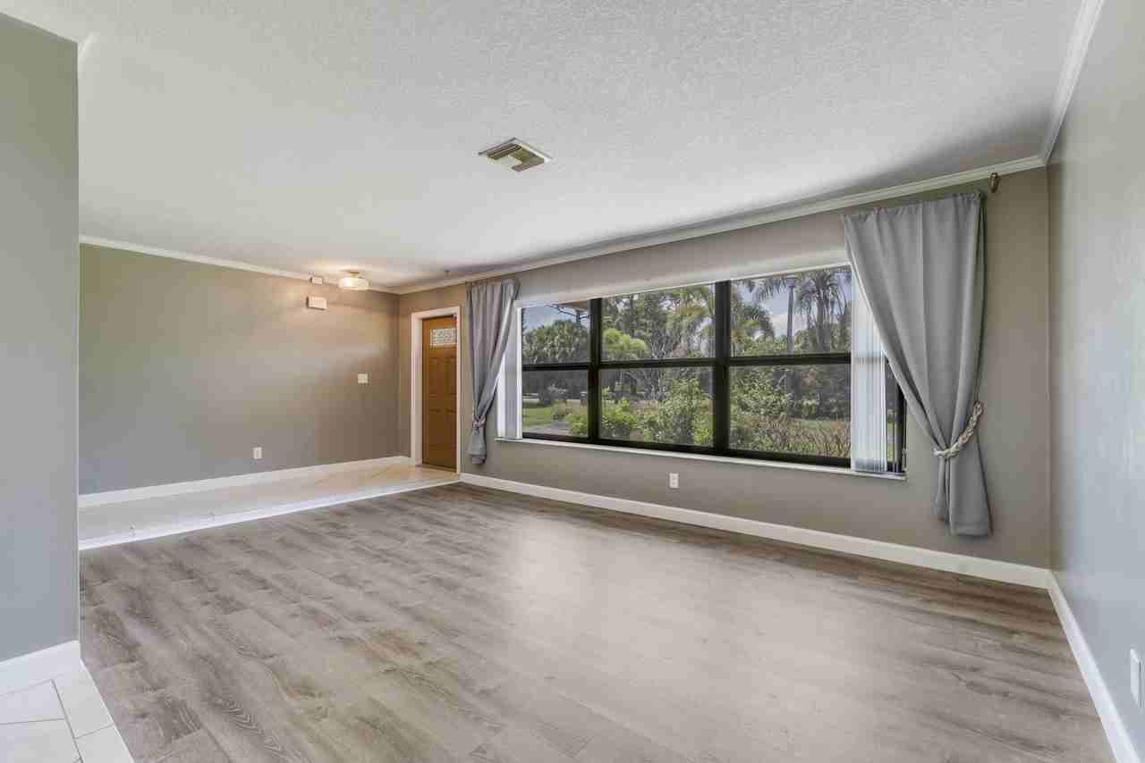 7107 181st St N - Photo 5 of 31